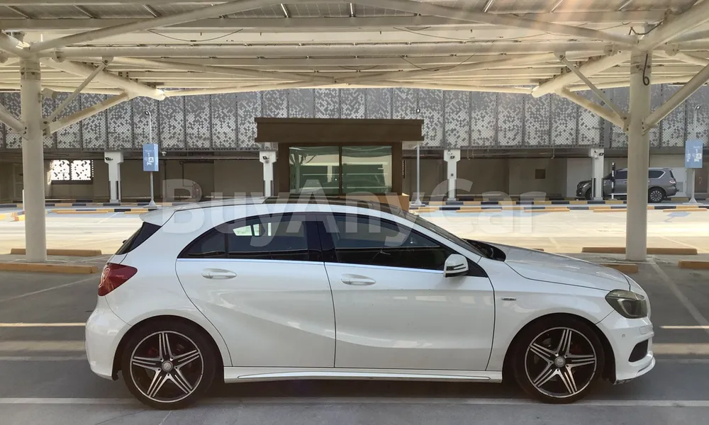 Vehicle photo 3