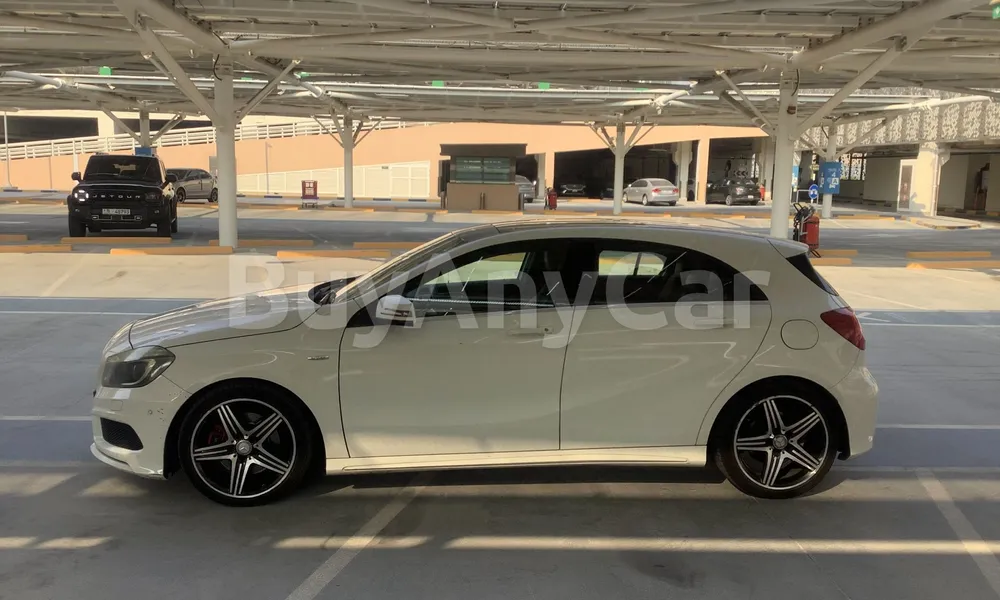 Vehicle photo 4