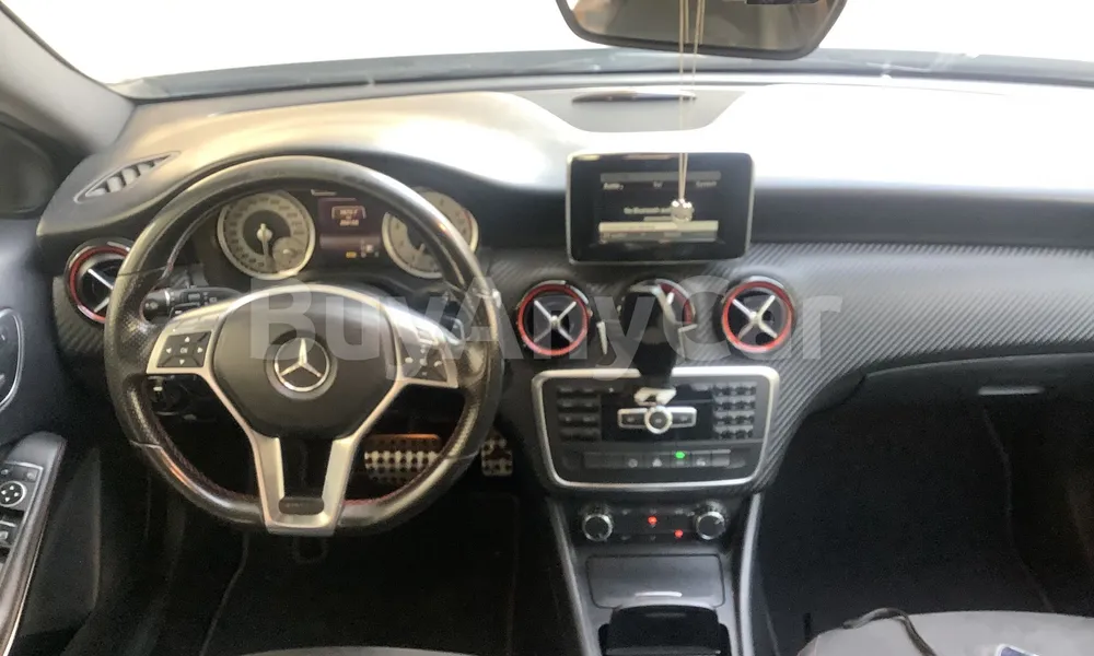 Vehicle photo 8