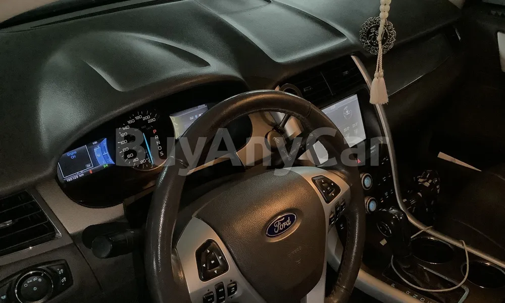 Vehicle photo 9