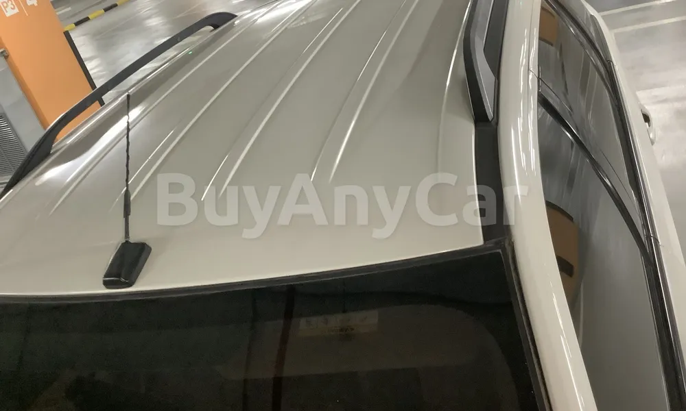 Vehicle photo 6
