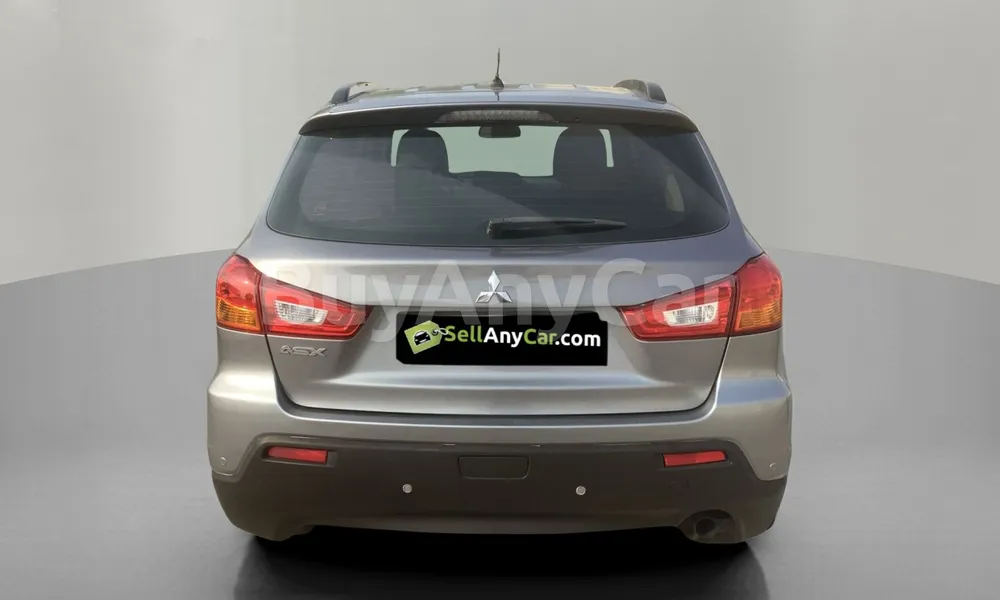 Vehicle photo 2