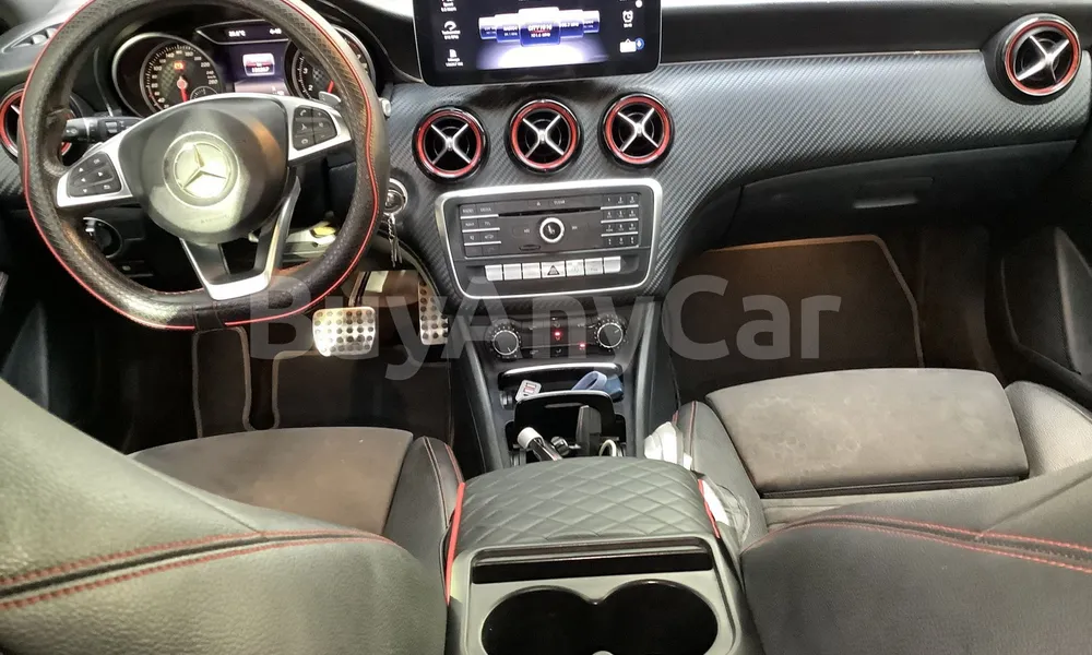 Vehicle photo 8