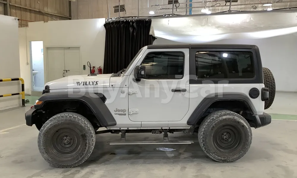 Vehicle photo 4