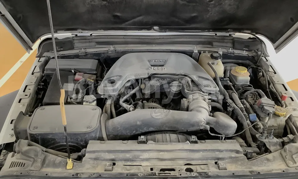 Vehicle photo 7