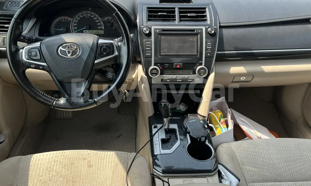 Vehicle photo 8