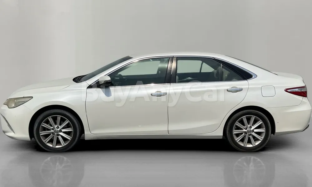 Vehicle photo 4