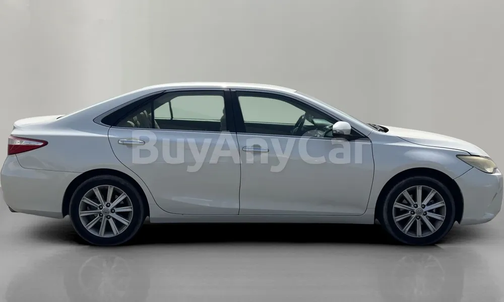Vehicle photo 3