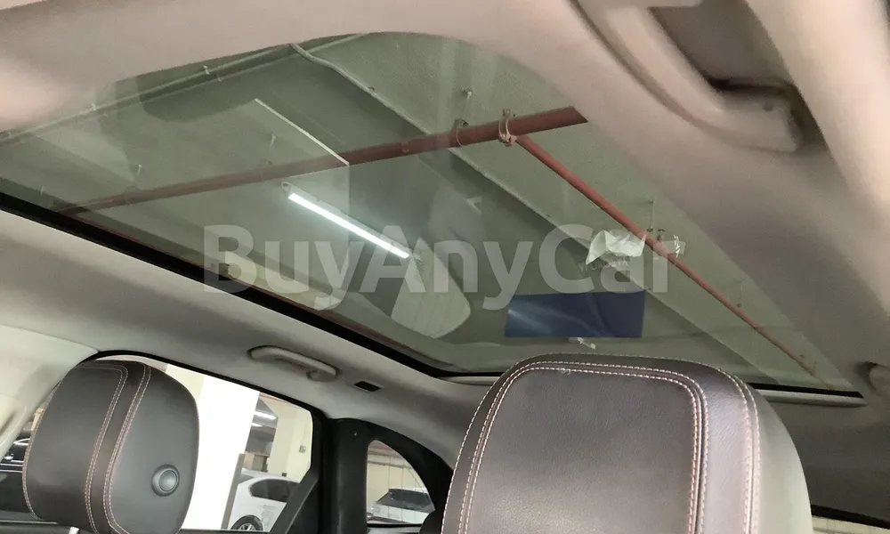 Vehicle photo 9
