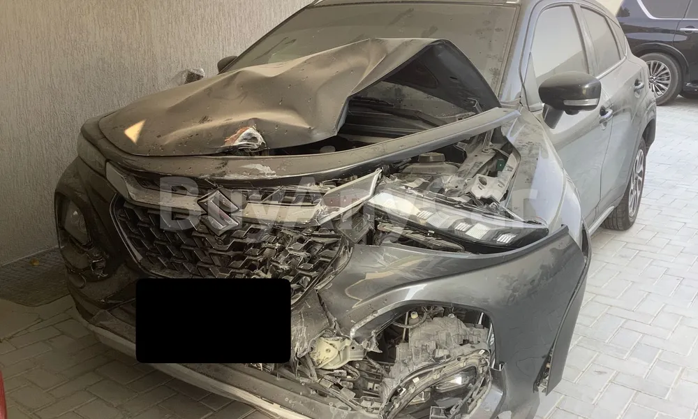 Vehicle photo 6