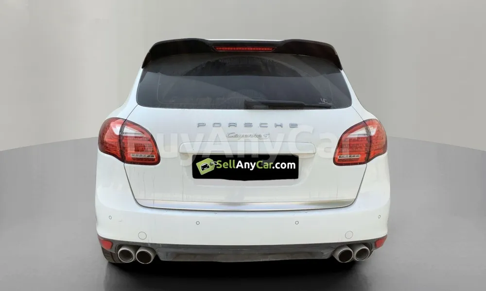 Vehicle photo 2
