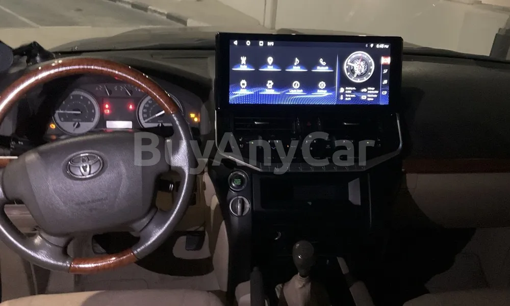 Vehicle photo 9