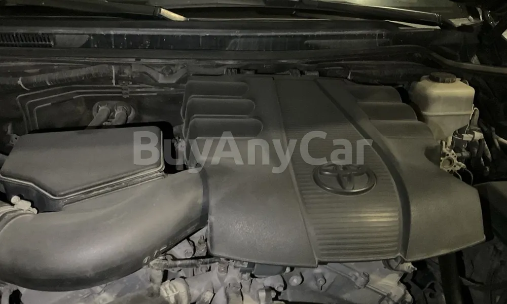 Vehicle photo 6