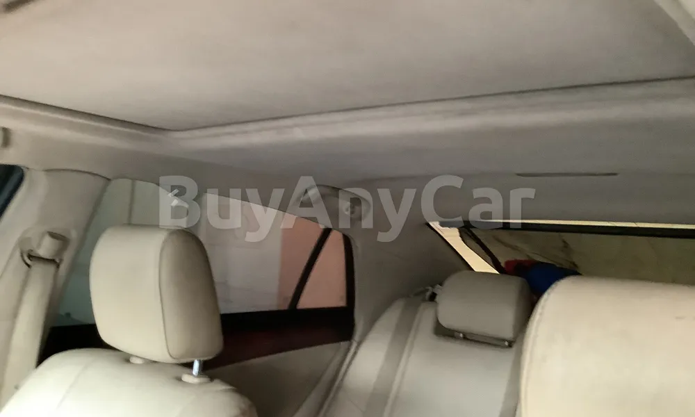 Vehicle photo 9