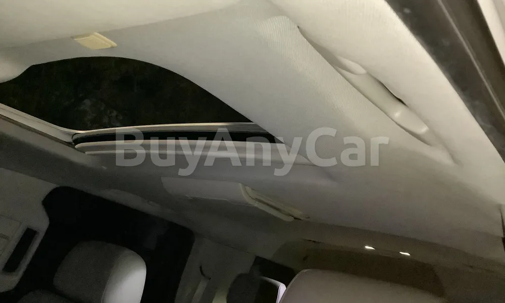 Vehicle photo 8