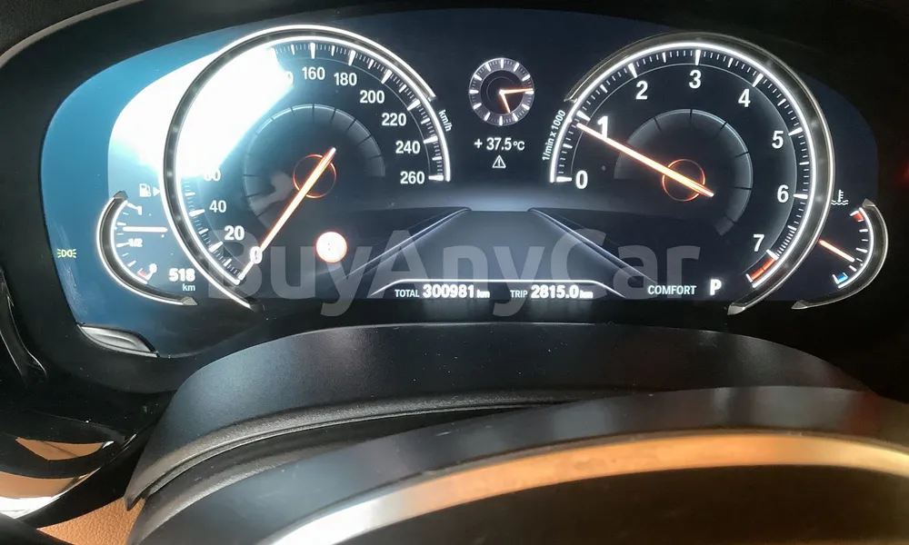 Vehicle photo 8