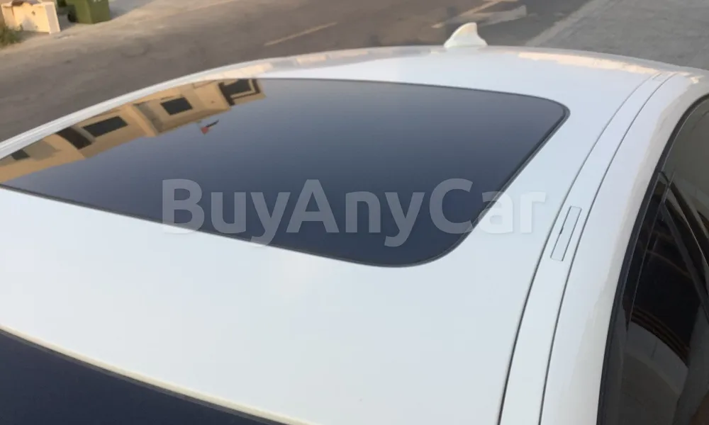 Vehicle photo 5
