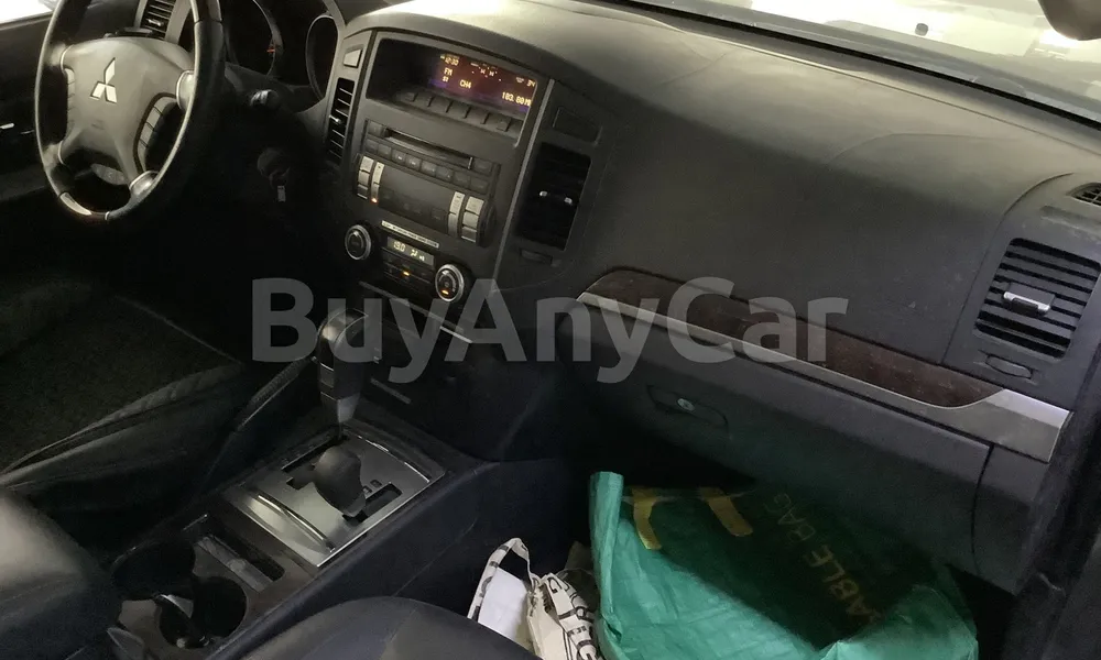 Vehicle photo 7