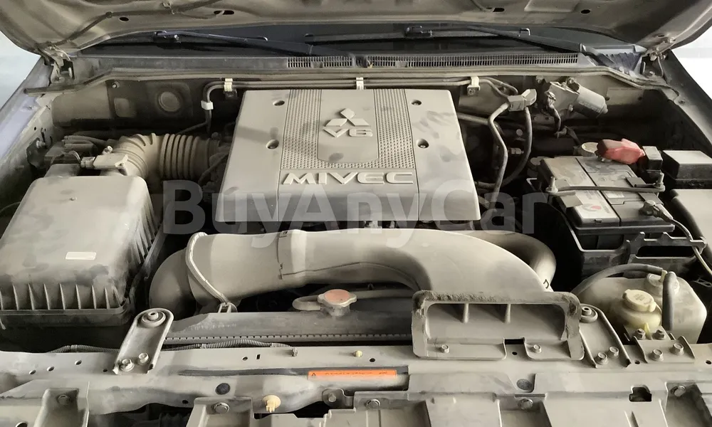 Vehicle photo 5