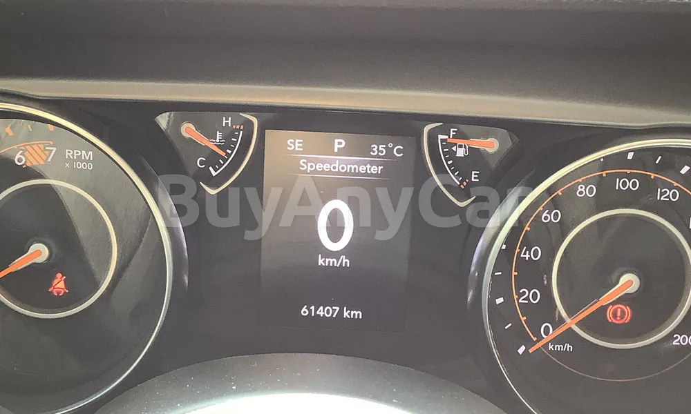 Vehicle photo 7