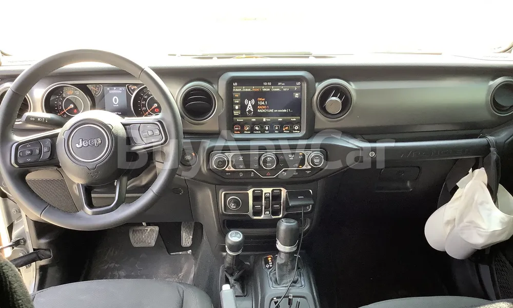 Vehicle photo 6