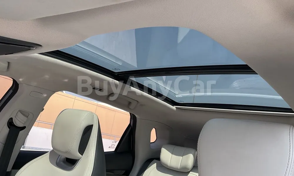Vehicle photo 9