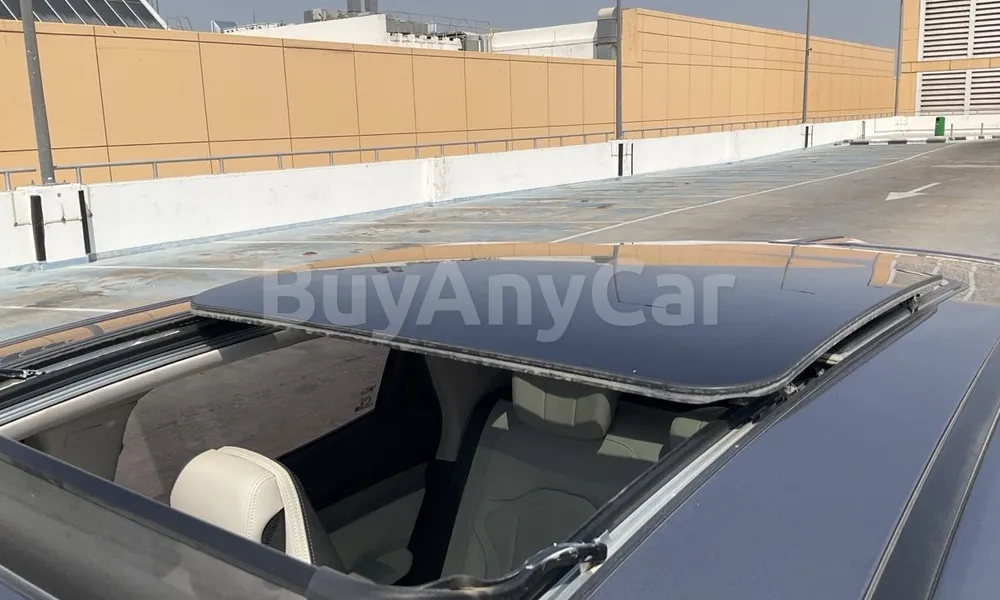 Vehicle photo 3
