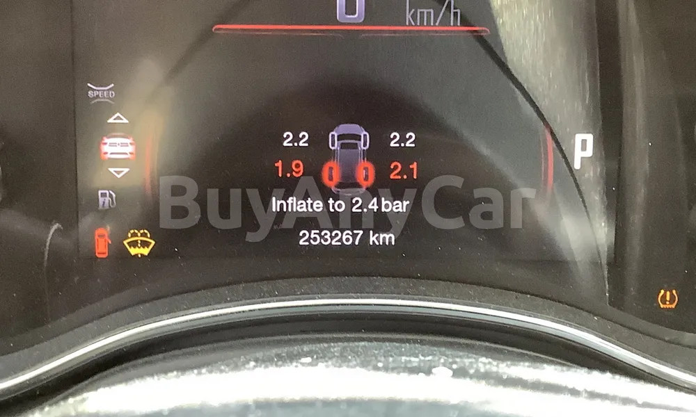 Vehicle photo 9