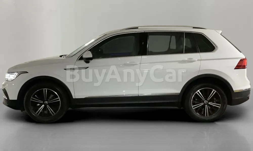 Vehicle photo 4