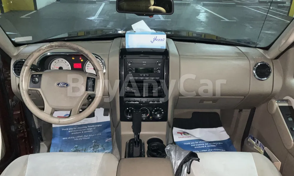 Vehicle photo 9