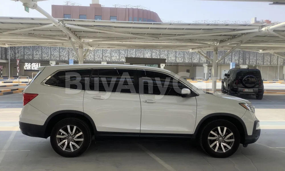 Vehicle photo 3