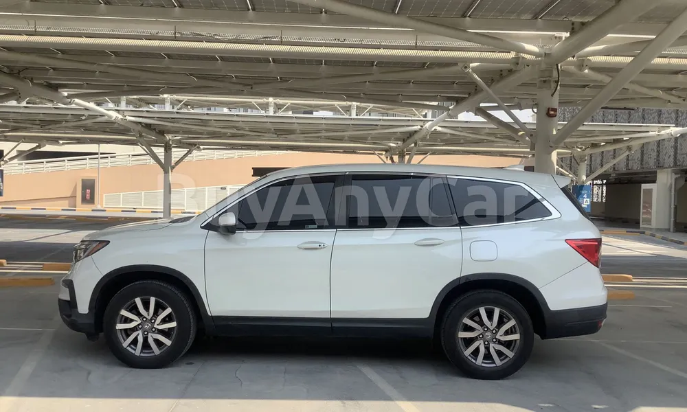 Vehicle photo 4