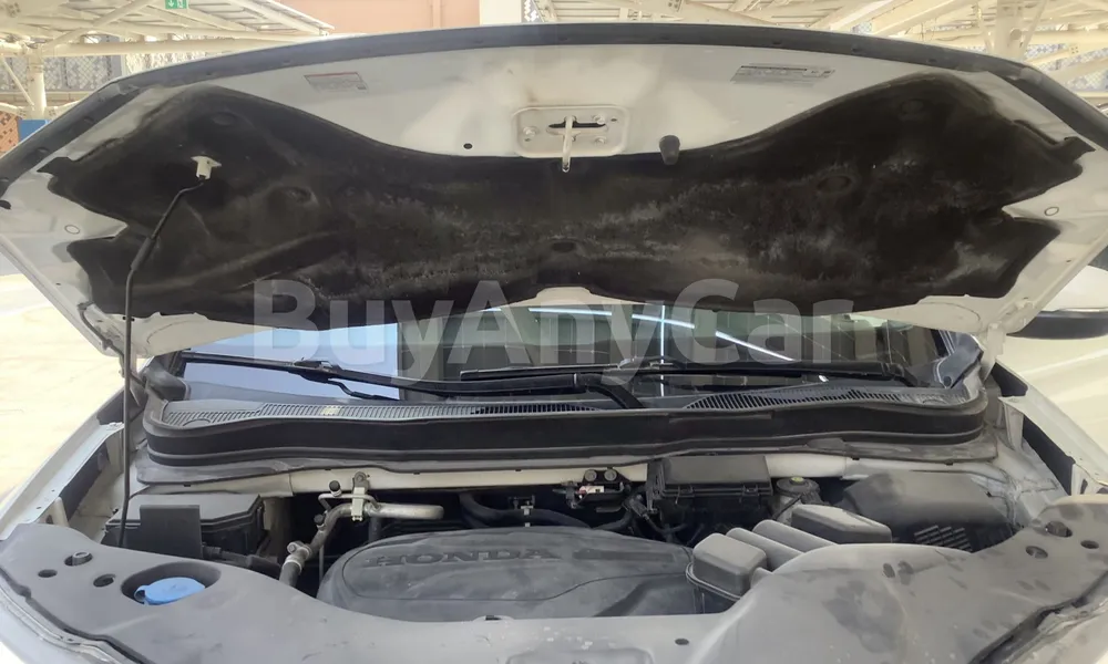 Vehicle photo 6