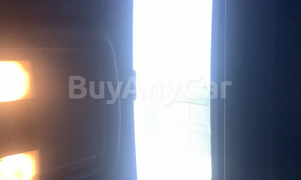 Vehicle photo 8