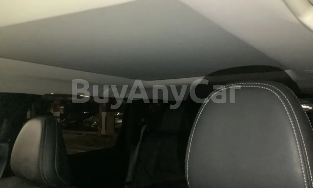 Vehicle photo 8