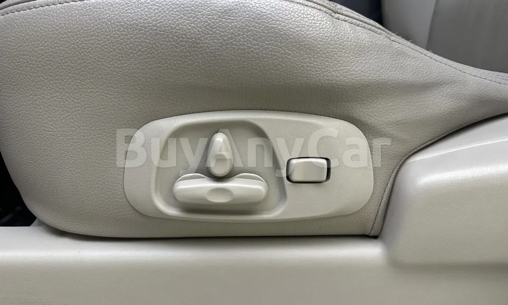 Vehicle photo 14