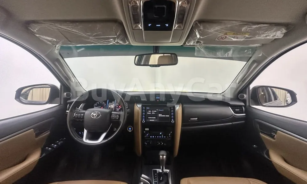 Vehicle photo 6