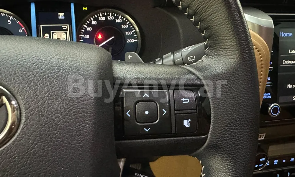 Vehicle photo 14
