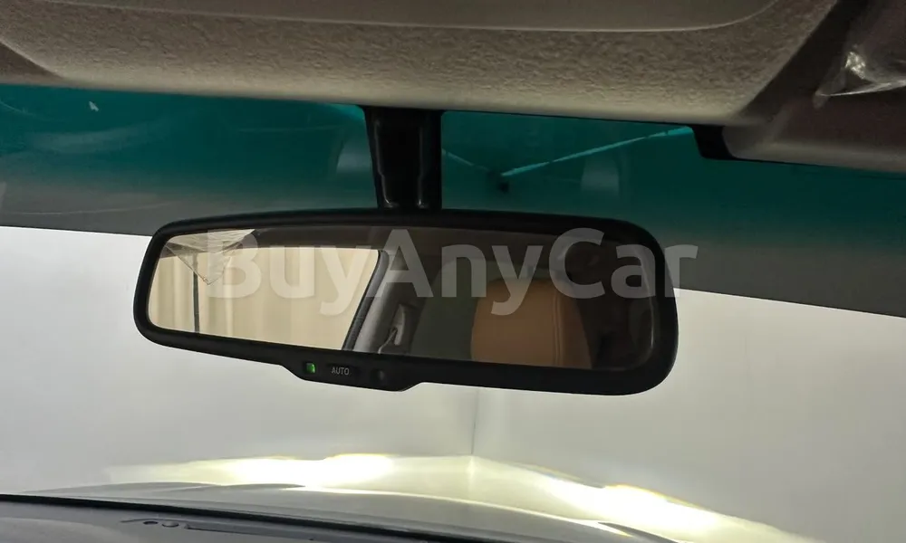 Vehicle photo 12