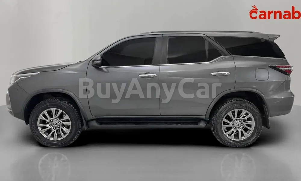 Vehicle photo 5