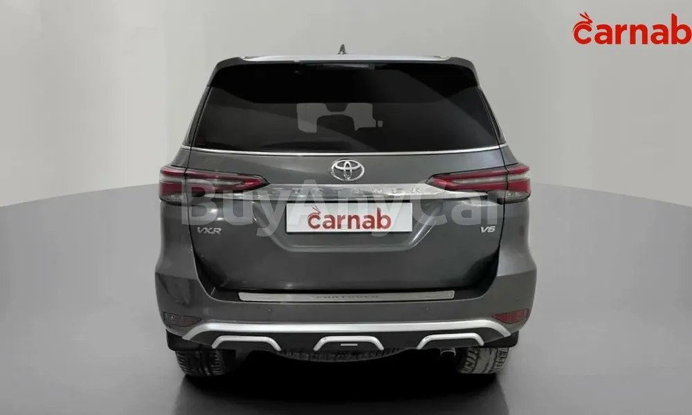 Vehicle photo 2