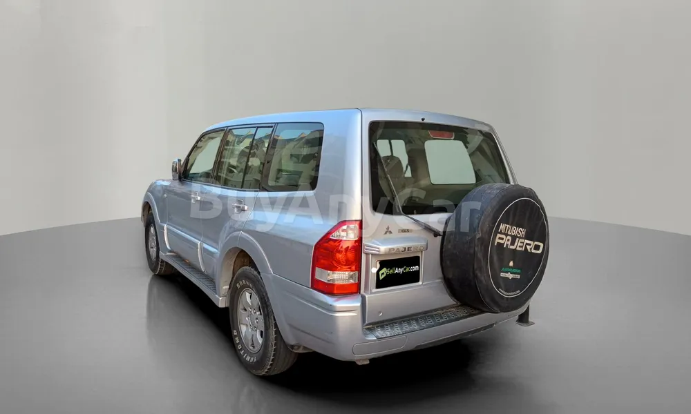 Vehicle photo 2