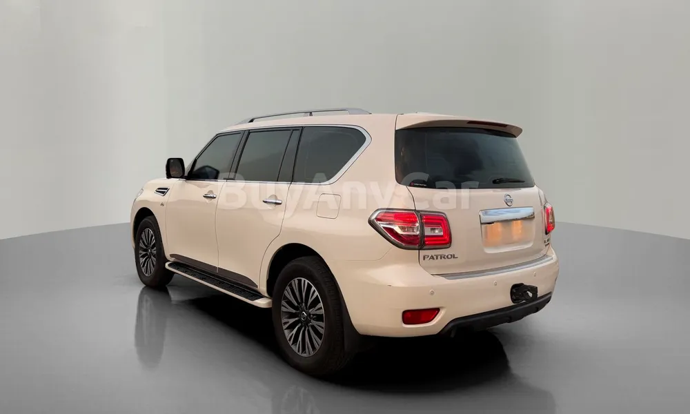 Vehicle photo 1