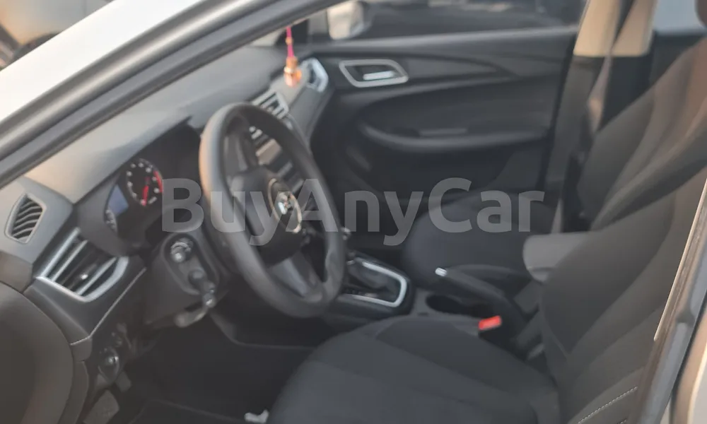 Vehicle photo 7