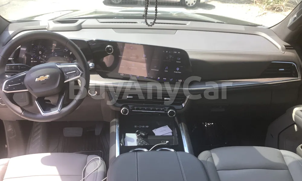 Vehicle photo 8
