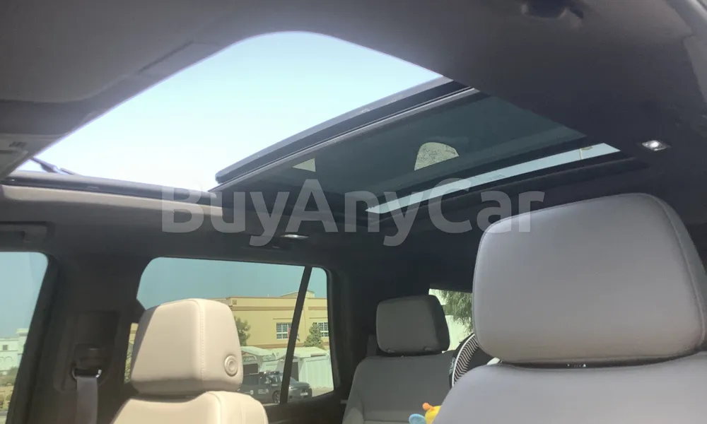 Vehicle photo 9
