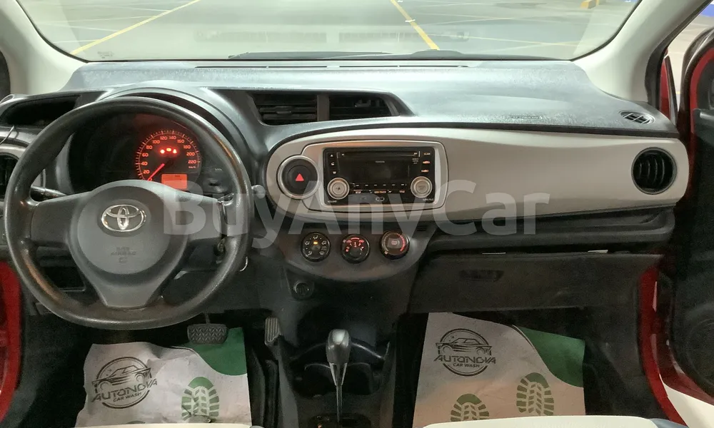 Vehicle photo 9