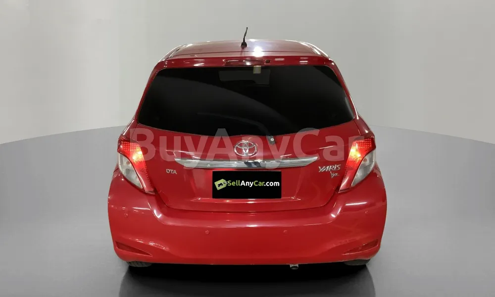Vehicle photo 2