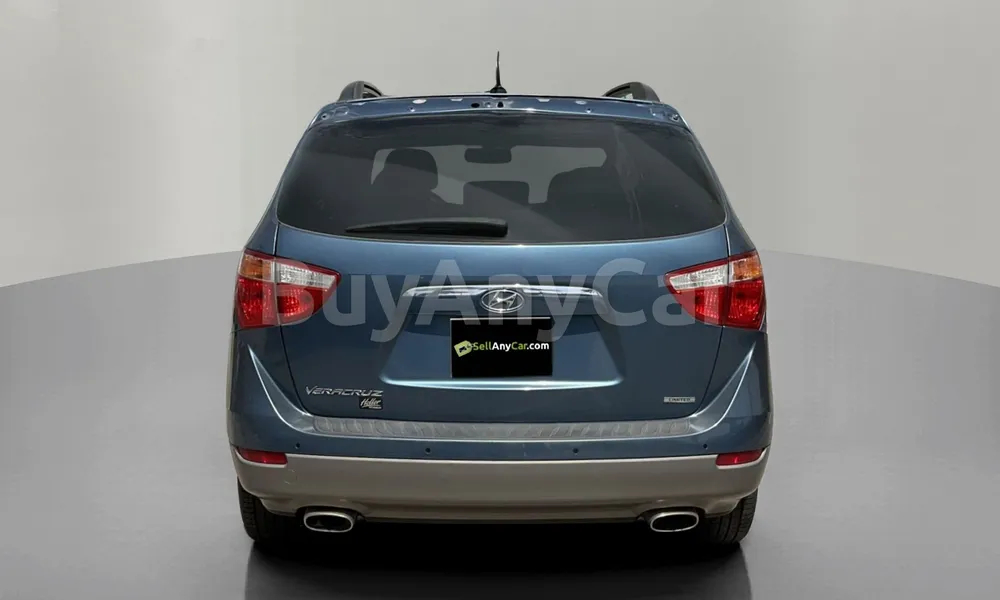 Vehicle photo 2