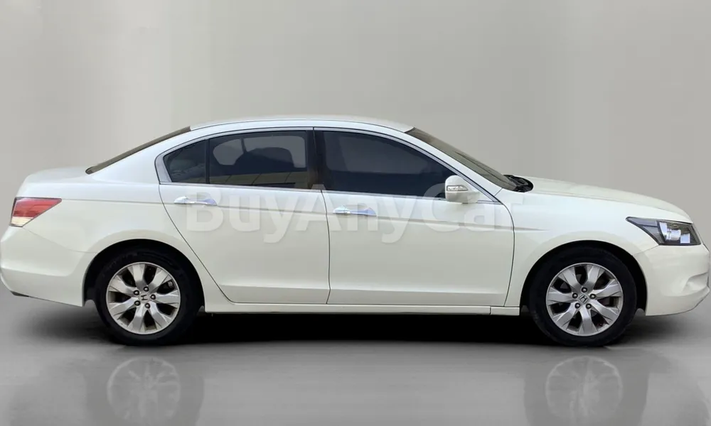 Vehicle photo 3